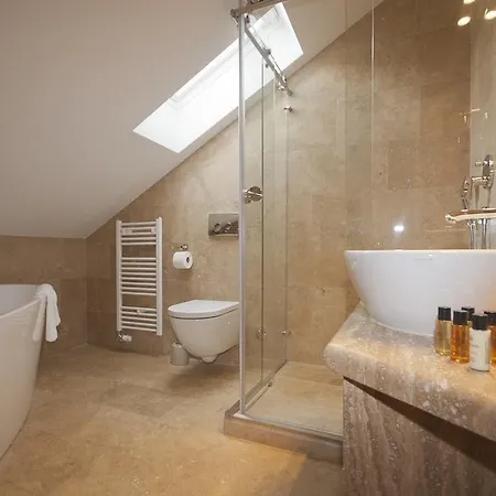 Perla Luxury בית הארחה